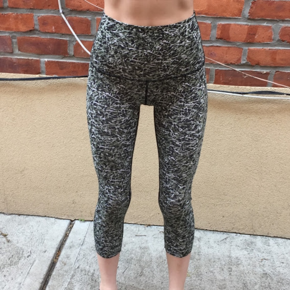 RARE LULULEMON X SOUL WUNDER UNDER CROP Size 4